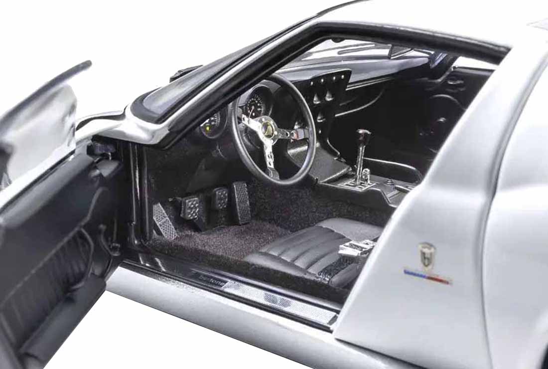 Lamborghini Miura P400