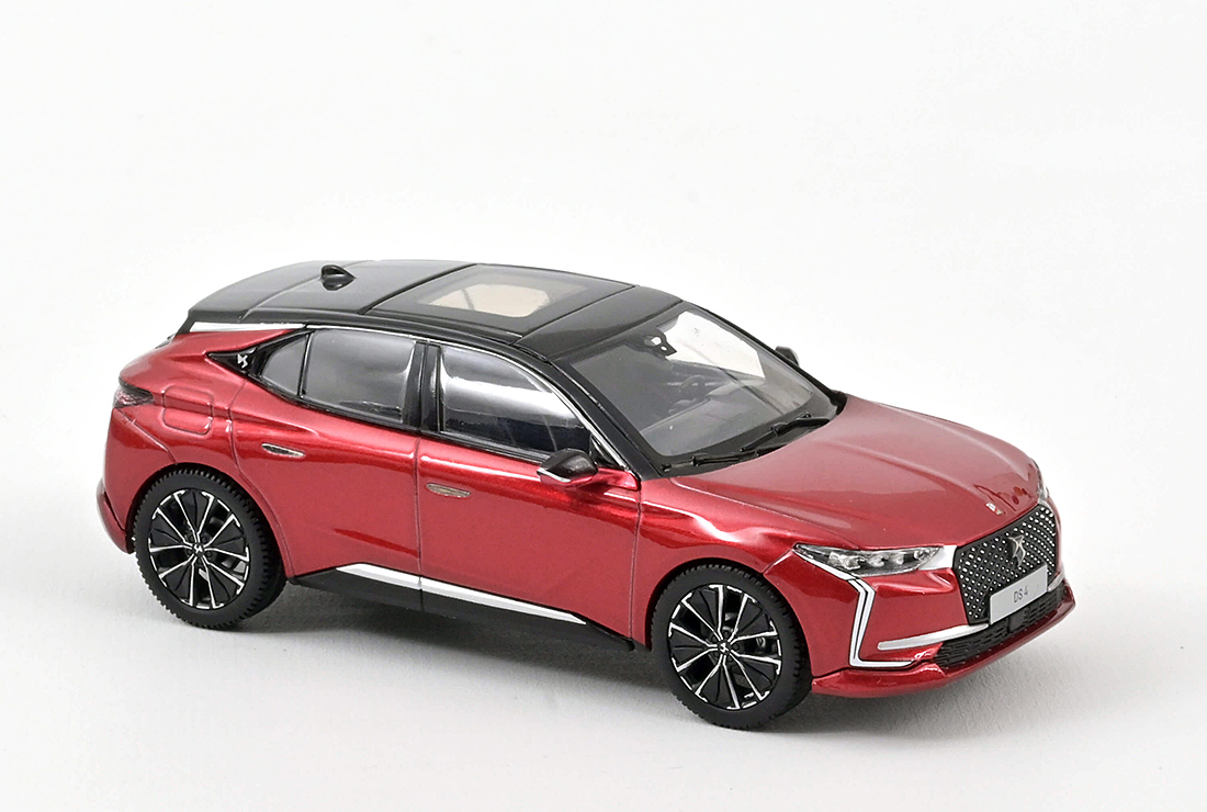 DS 4
