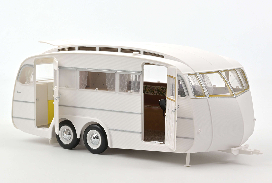 Peugeot 404 et caravane Hénon