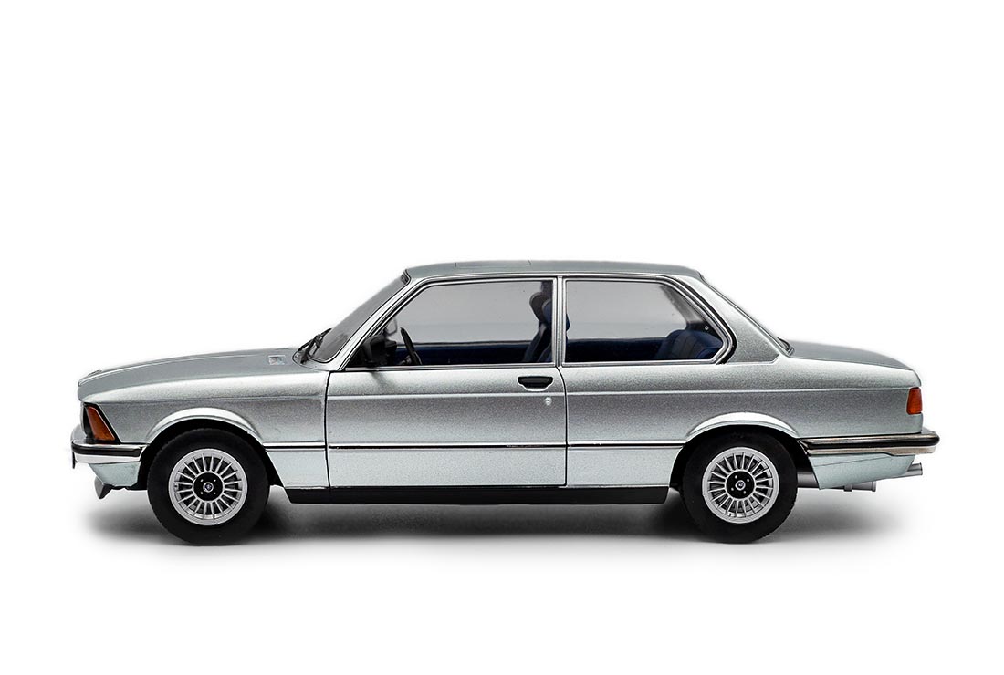 BMW 323i (E21)