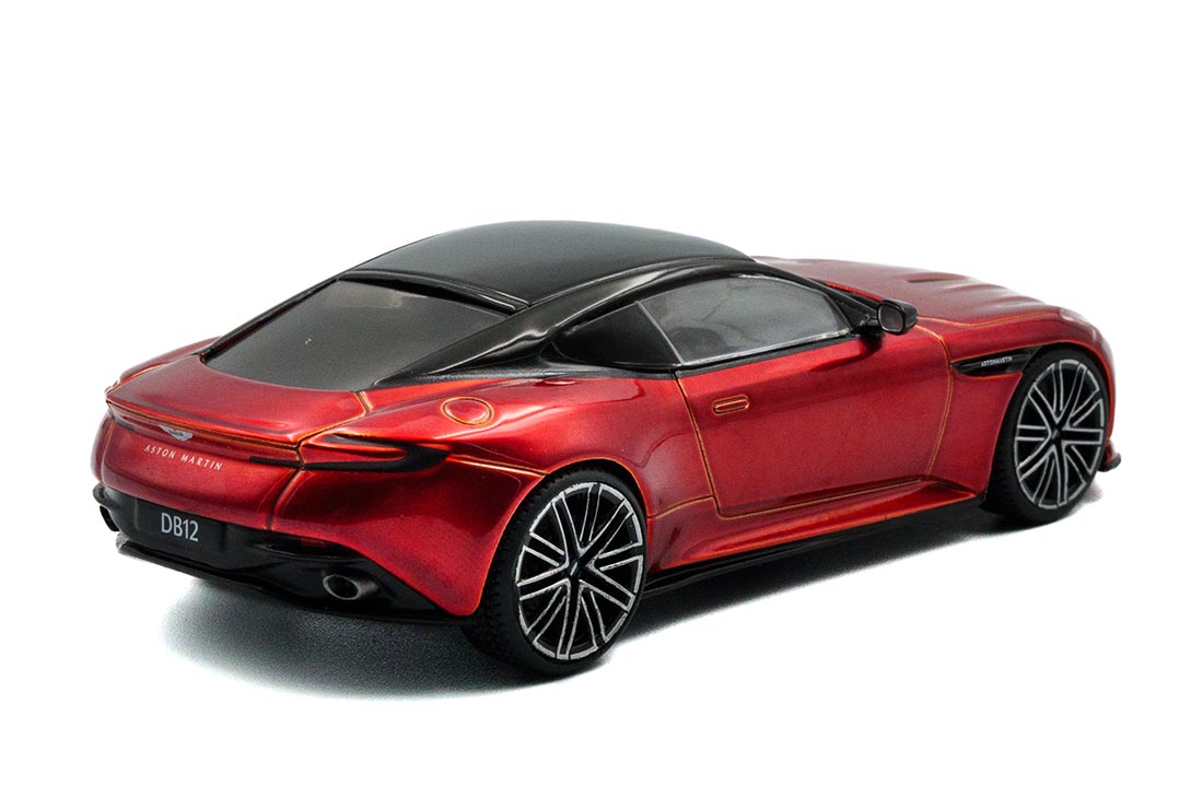 Aston Martin DB12
