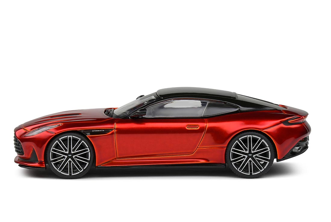 Aston Martin DB12