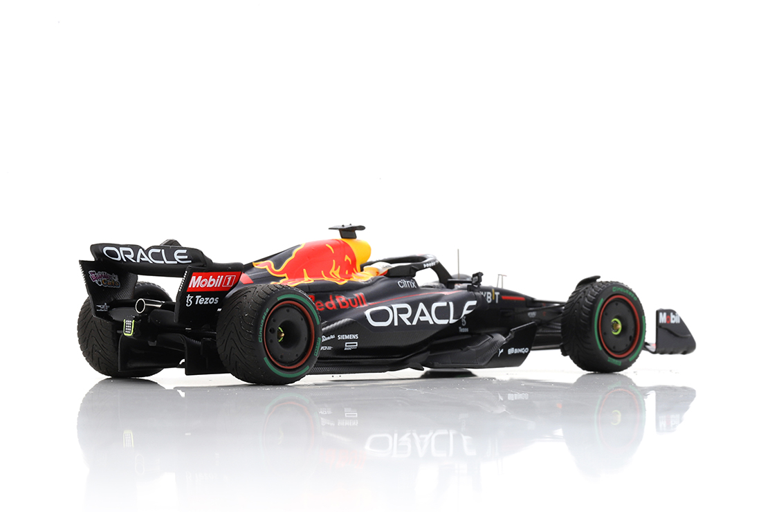 Red Bull RB18